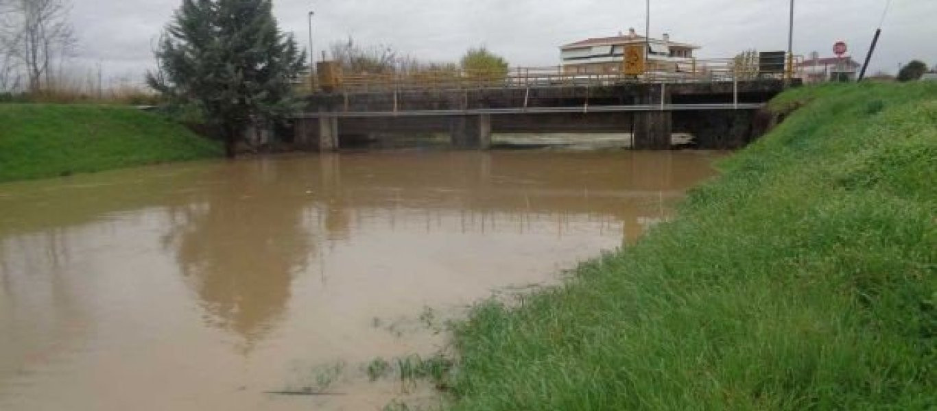 «Καμπανάκι» στα Τρίκαλα από τα ποτάμια που «φουσκώνουν» - Σε επιφυλακή οι τοπικές αρχές